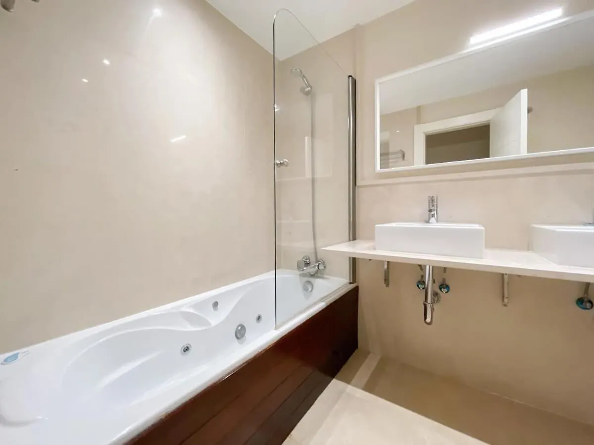 Hoyo19 2 Luxury Resort Views Pools Parking Paddle Golf Estepona 0*,  İspanya